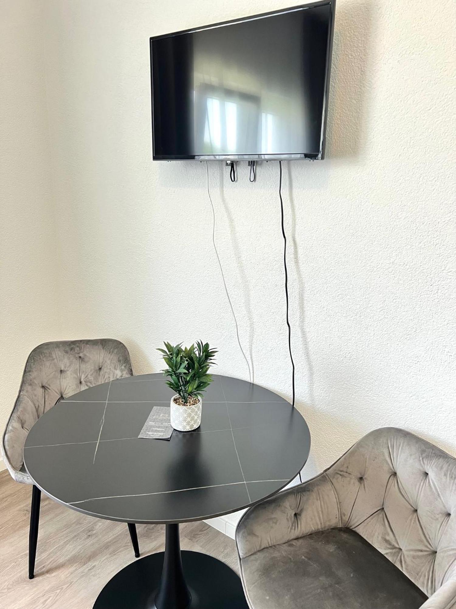 Budget City Appartement Kueche,Bad, Parken Im Zentrum Von 拉芬斯堡 外观 照片